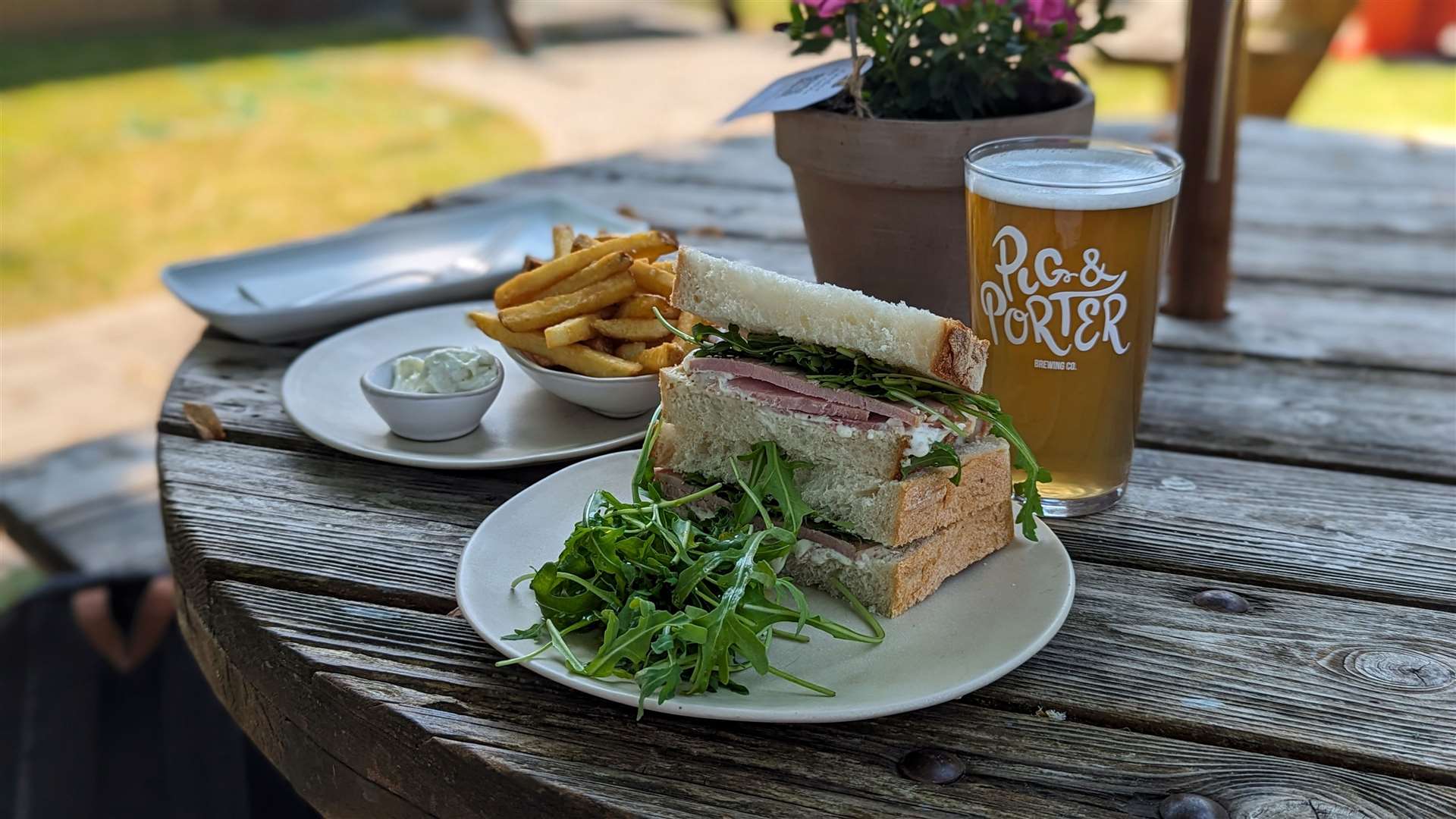 A well-deserved lunch at the Carpenters Arms