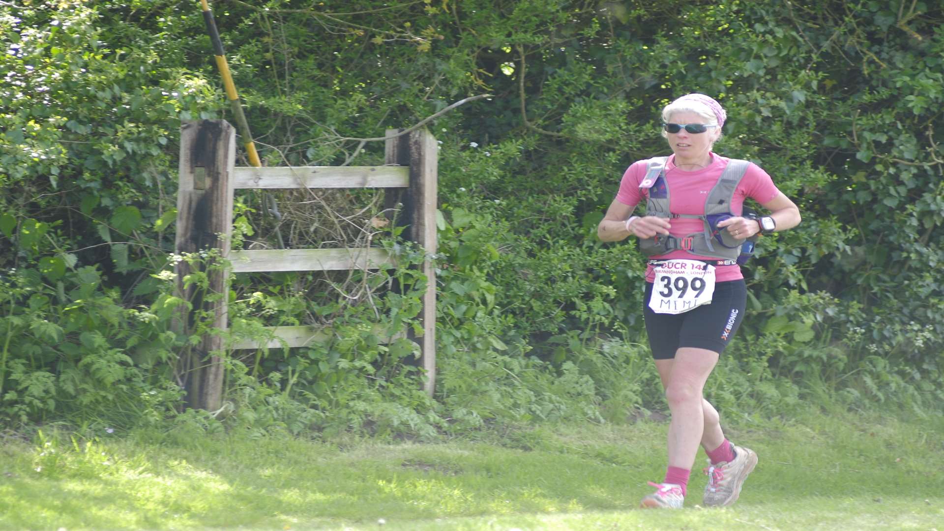 Mimi Anderson running the Grand Union Canal Race.